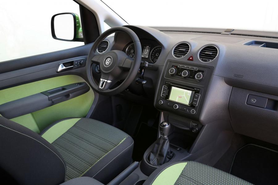  Volkswagen Caddy Cross Edition 2013 года  (фото 2 из 6)